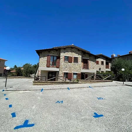 Apartman Saturnia House *